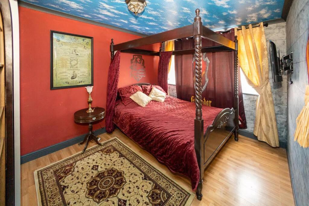 Hogwarts Hideaway Themed Property Watford  Luaran gambar