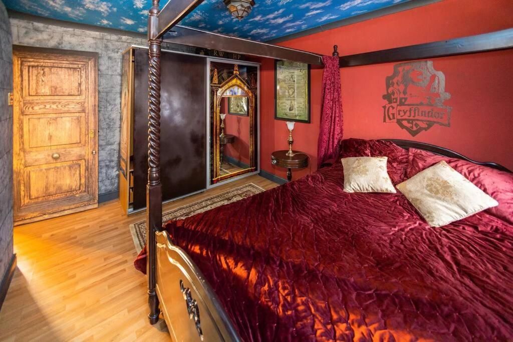 Hogwarts Hideaway Themed Property Watford  Luaran gambar