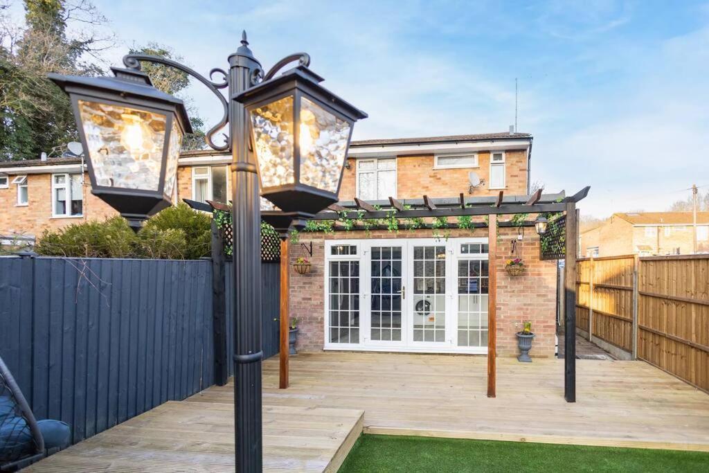 Hogwarts Hideaway Themed Property Watford  Luaran gambar