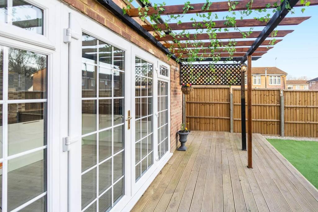 Hogwarts Hideaway Themed Property Watford  Luaran gambar