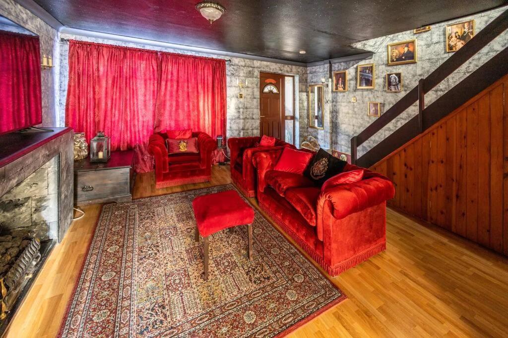 Hogwarts Hideaway Themed Property Watford  Luaran gambar