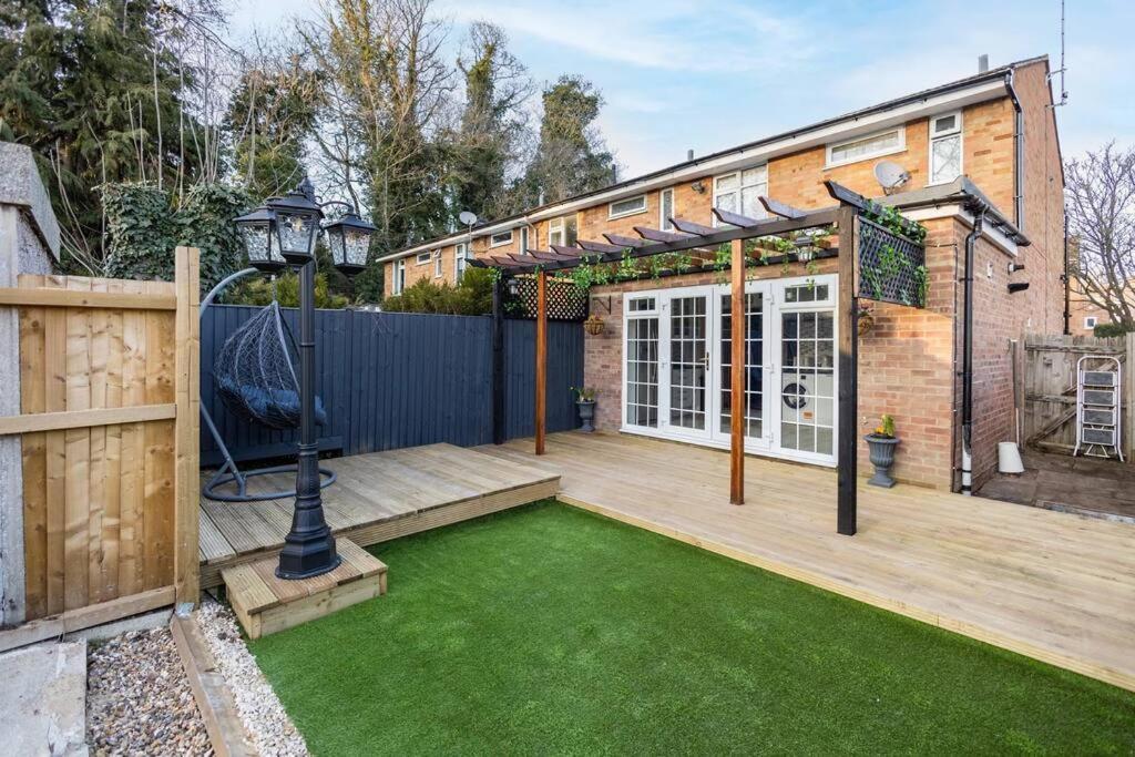 Hogwarts Hideaway Themed Property Watford  Luaran gambar